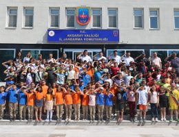 Aksaray il Jandarma komutanlığına miniklerden ziyaret